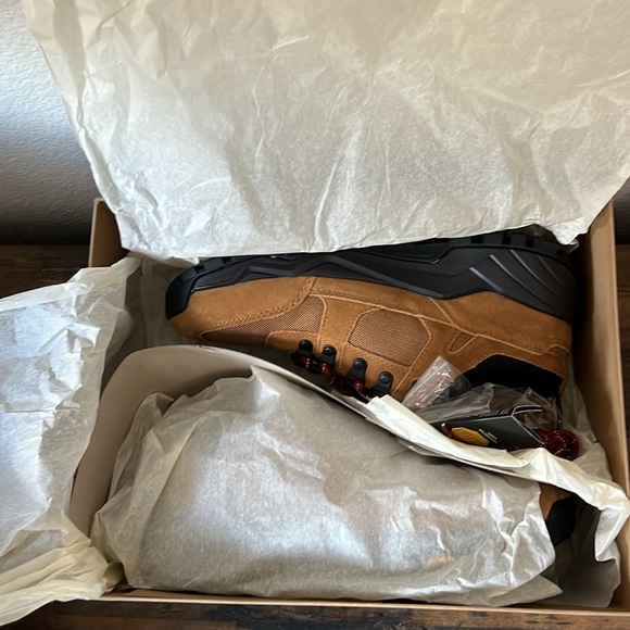 Nwt J. Crew x Nordic Hiking boot - Picture 6 of 7